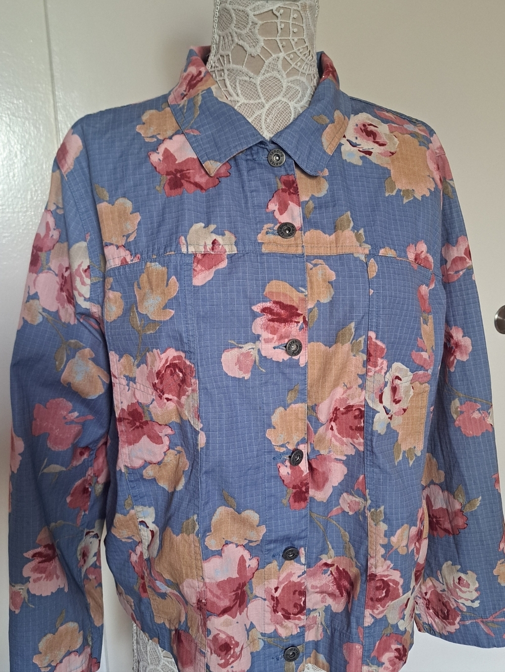 Marsh Landing Blue Floral Button-Up Jacket 100% Cotton.